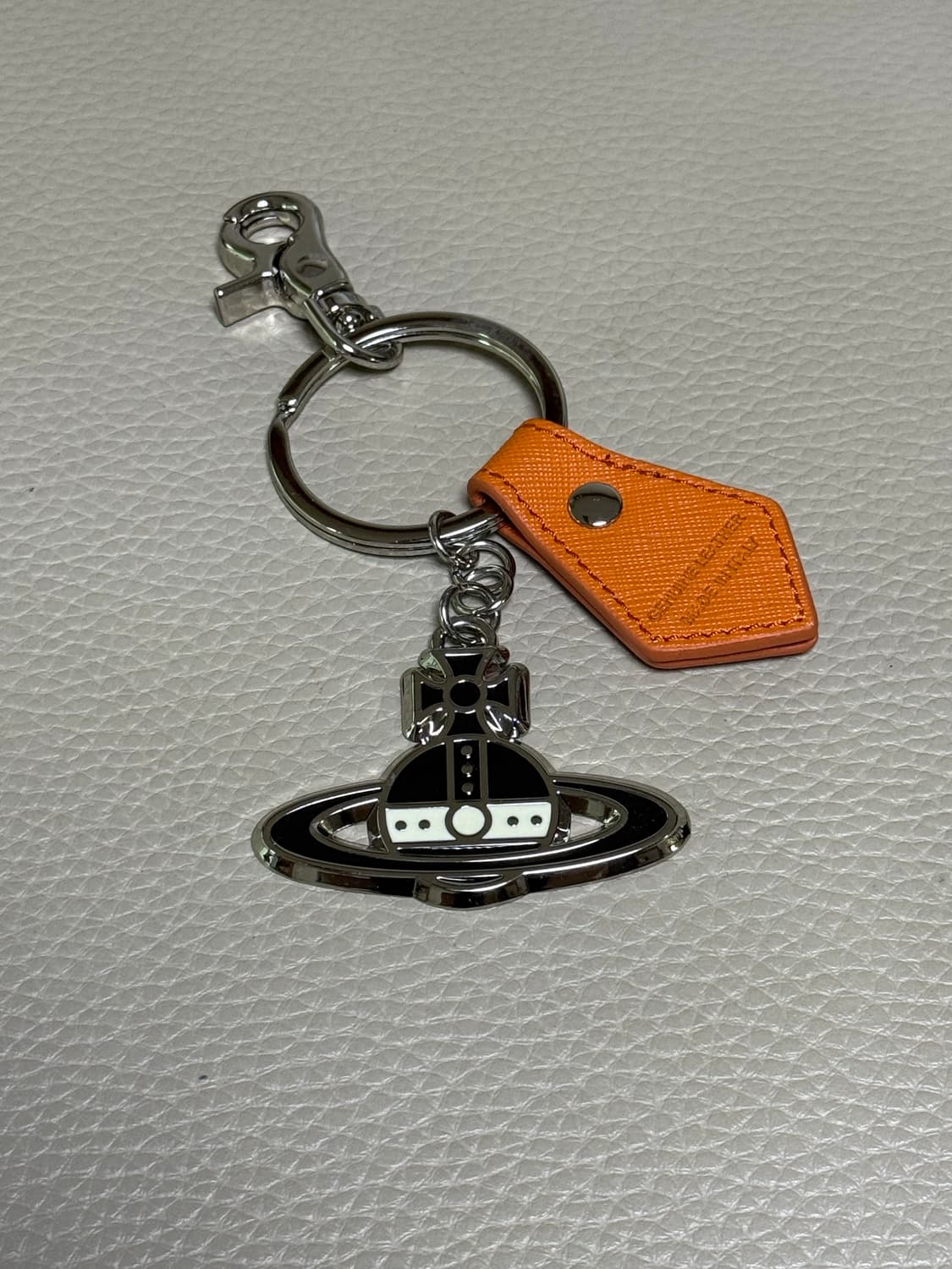 비비안 웨스트우드 사피아노 ORB키링 상품이미지1