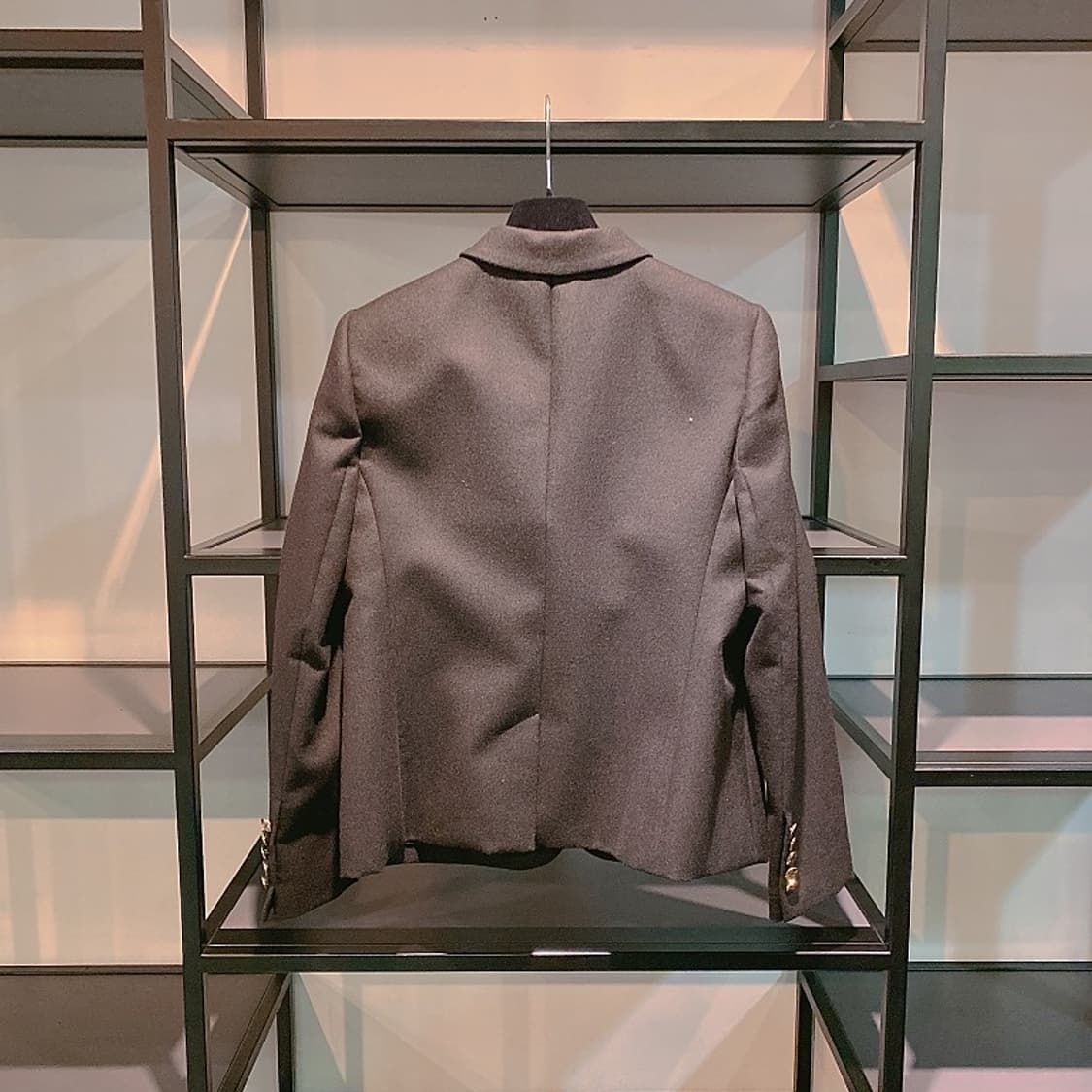 톰포드 여성 블랙 캐시미어 100 골드버튼 자켓 85% 상품이미지3