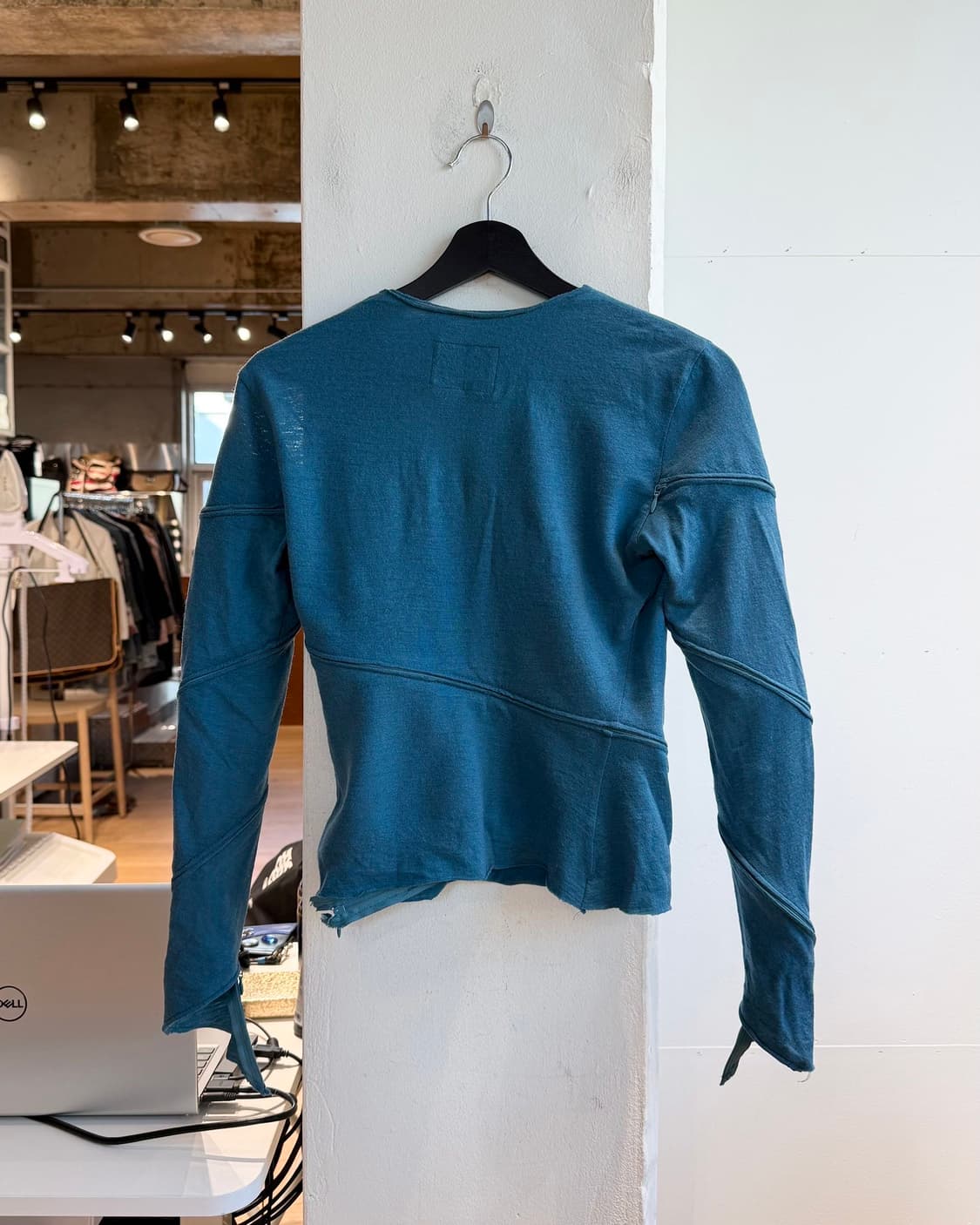 비비안 웨스트우드 블루 컷아웃 지퍼 롱슬리브  상품이미지7