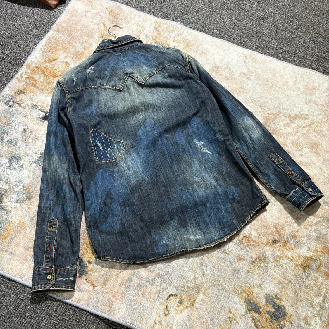 버커루 데미지 디테일 데님셔츠 상품이미지2