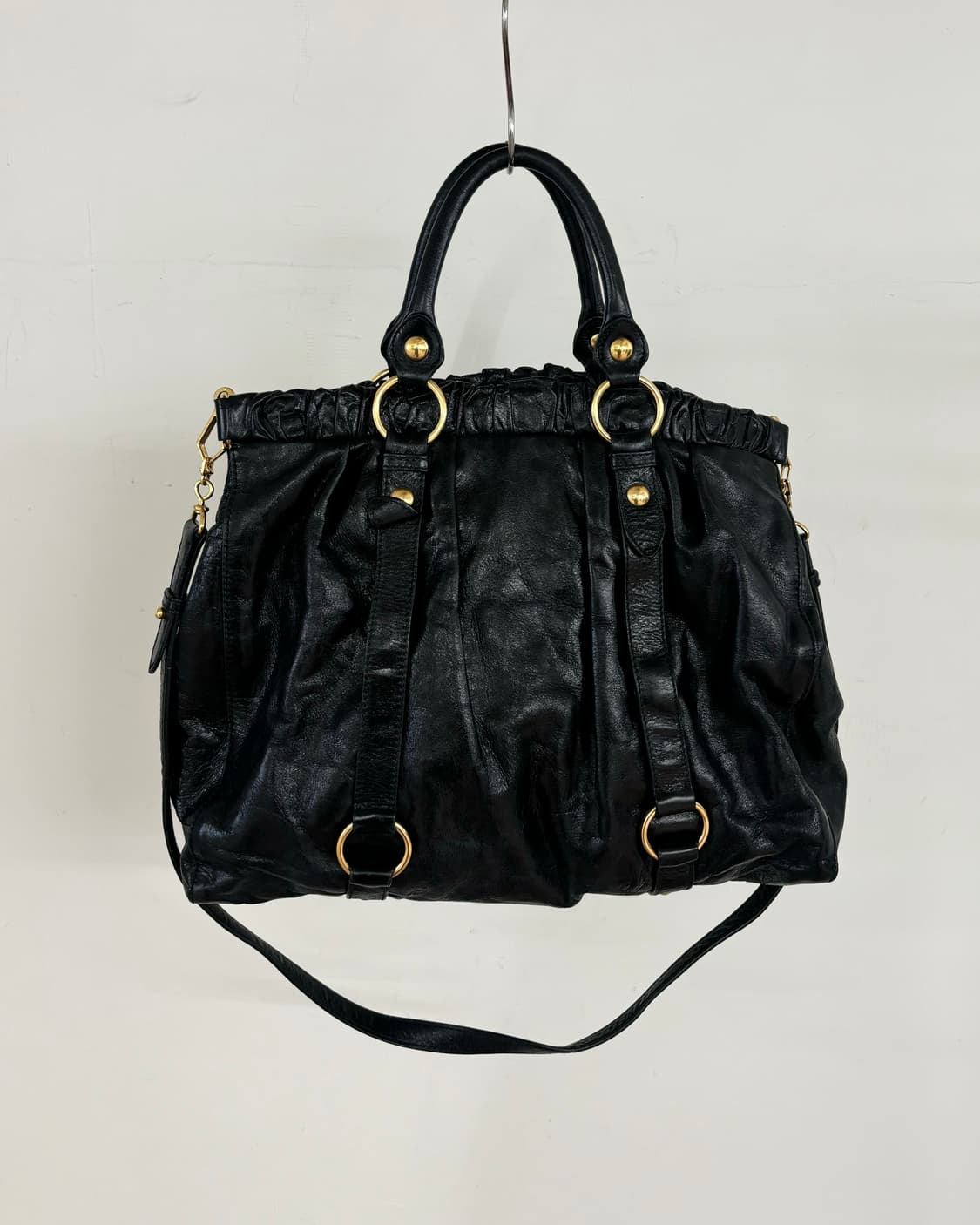 미우미우 블랙 비텔로 럭스 레더 토트백 상품이미지4