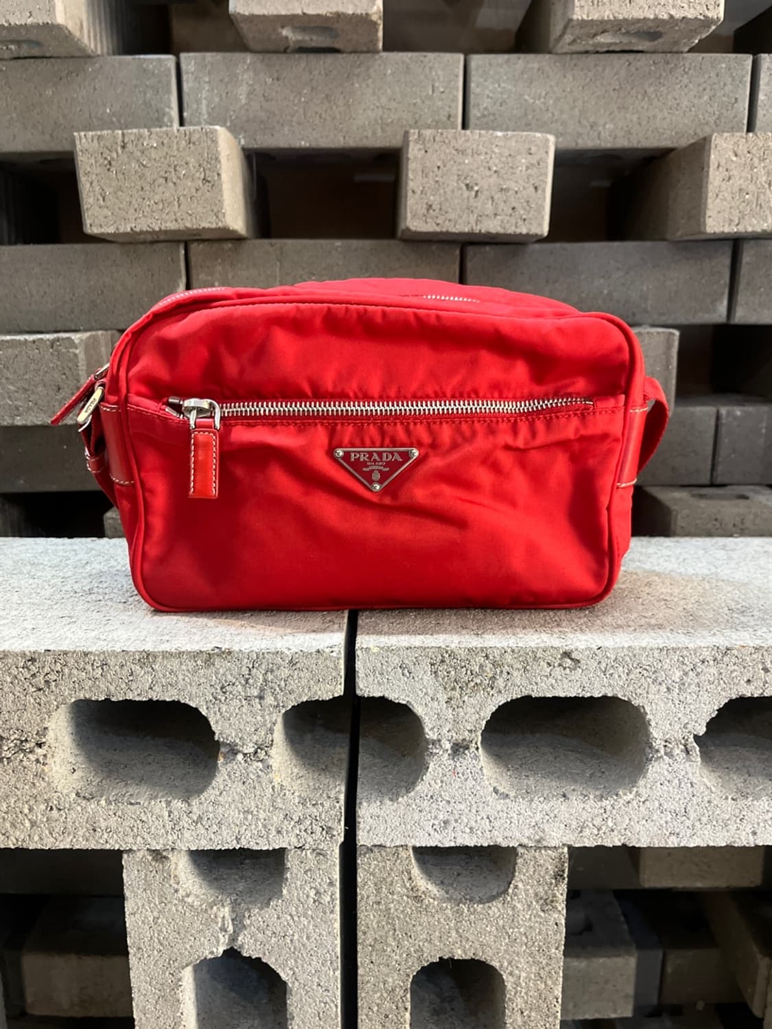 프라다 나일론 미니 크로스 백 상품이미지1