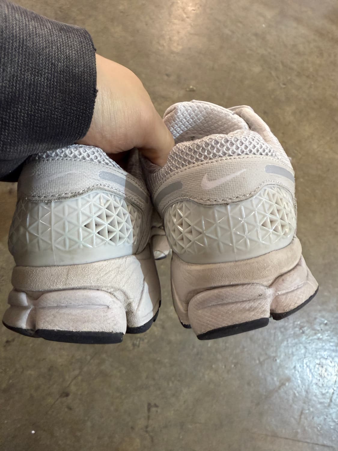 나이키 줌 보메로 5 바스트그레이 225mm 상품이미지4