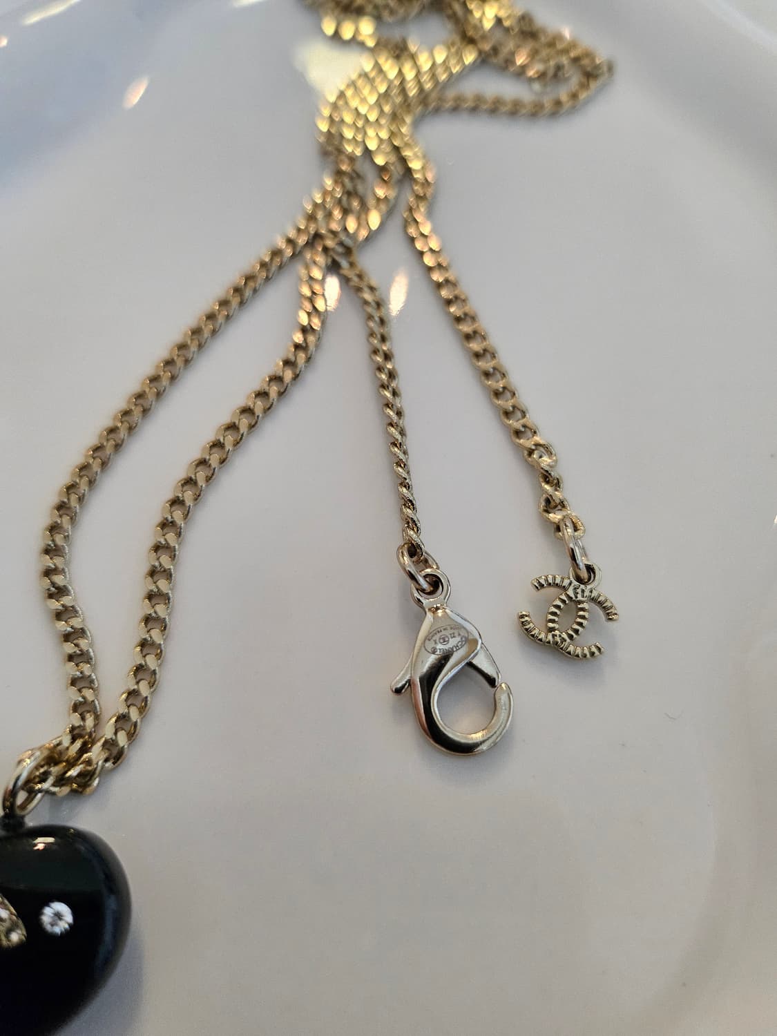 샤넬 업사이클링 블랙 하트 목걸이 상품이미지3