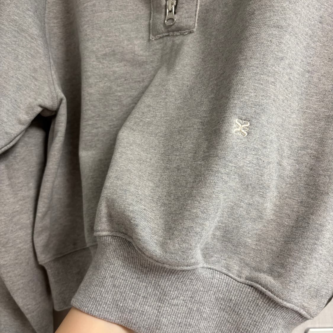 SATUR 세터 로고 하프집업 스웻셔츠  상품이미지9