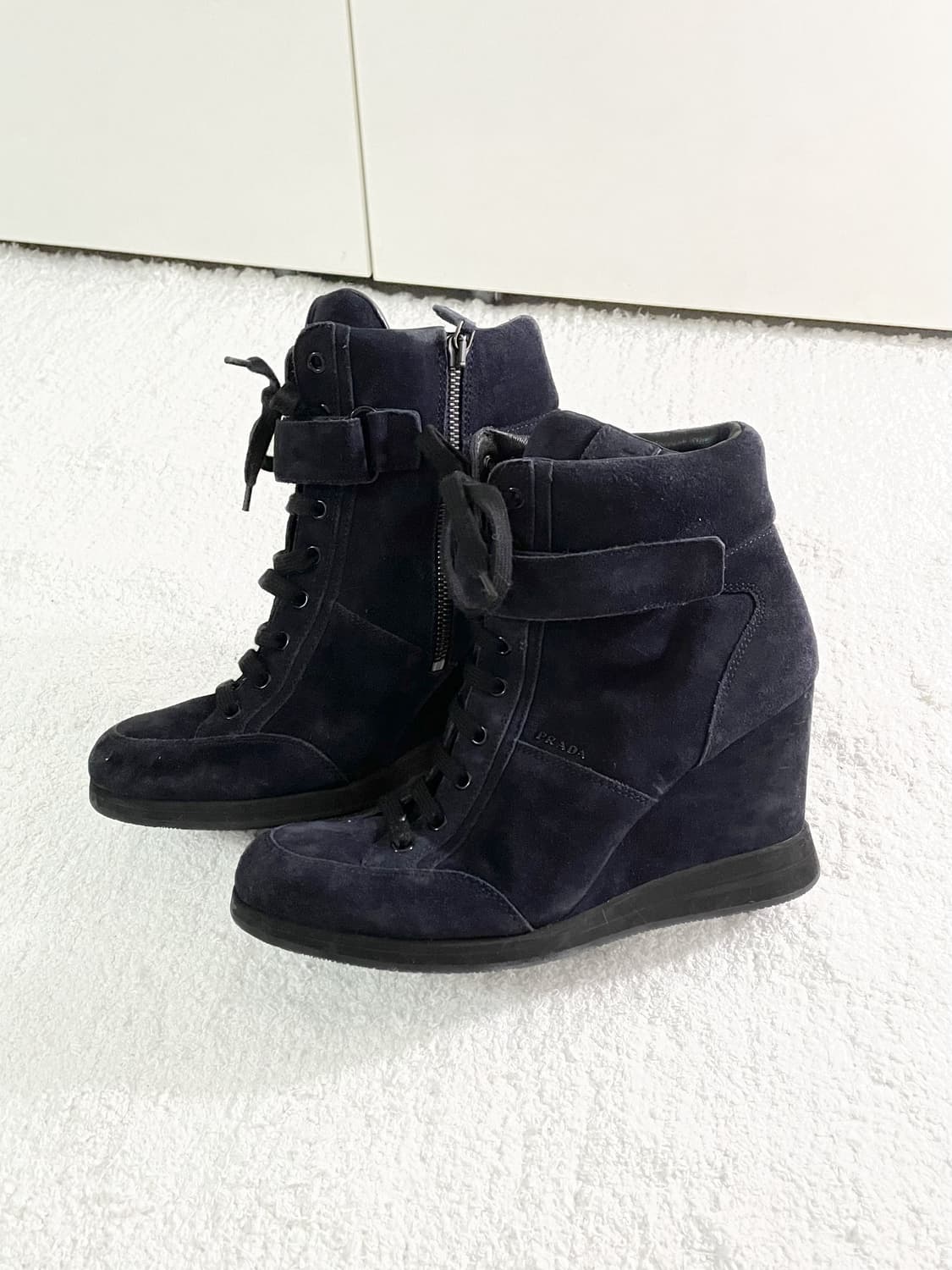 프라다 스웨이드 하이탑 상품이미지1