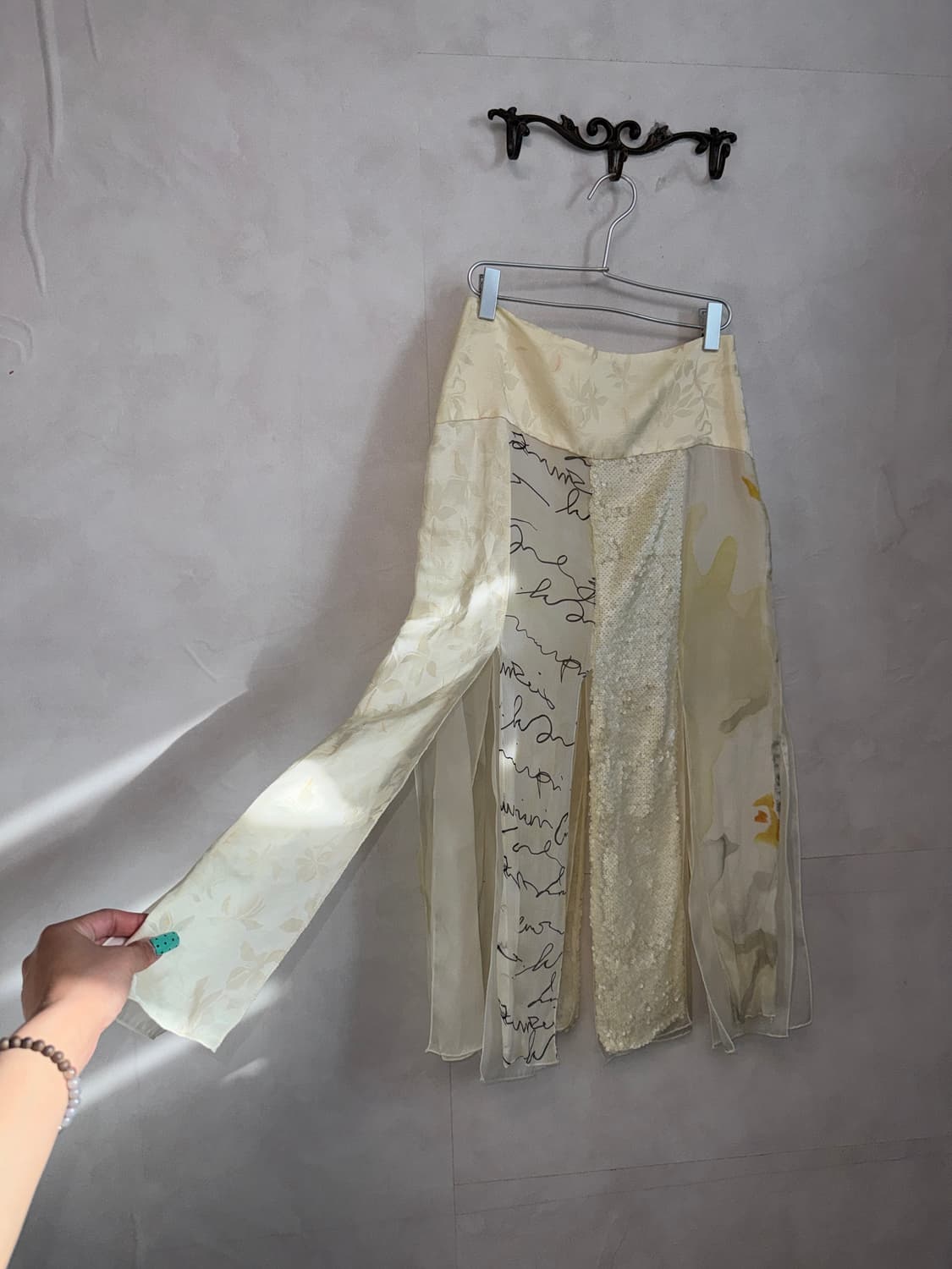 Ivory oriental floral lettering slit sk 상품이미지4