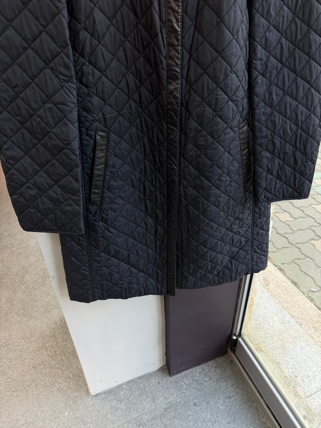 40/ 페라가모 레더 트리밍 퀄팅 패딩 자켓 상품이미지4