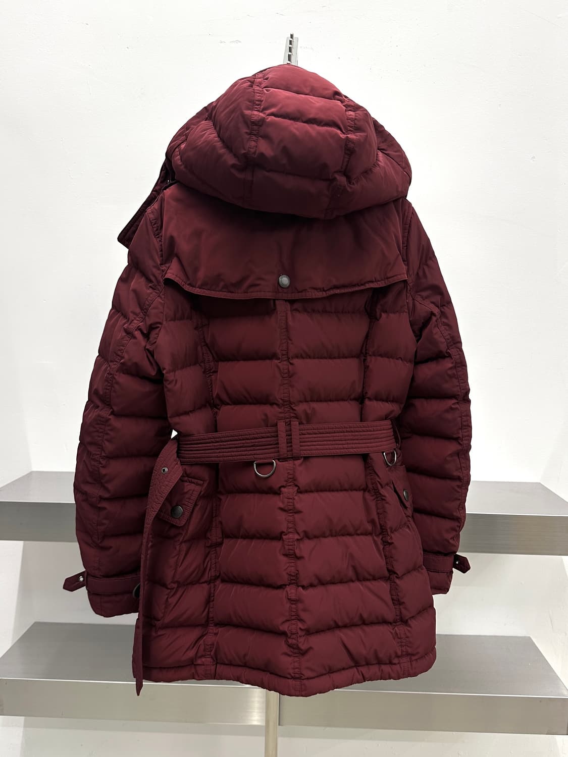 버버리 브릿 벨티드 버건디 하프패딩 상품이미지4
