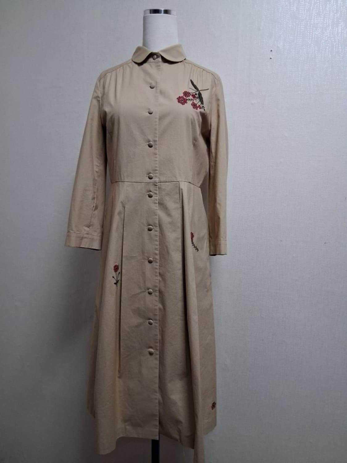 비꼴리끄 꽃자수 면원피스 55 최상의 컨디션 
 상품이미지1