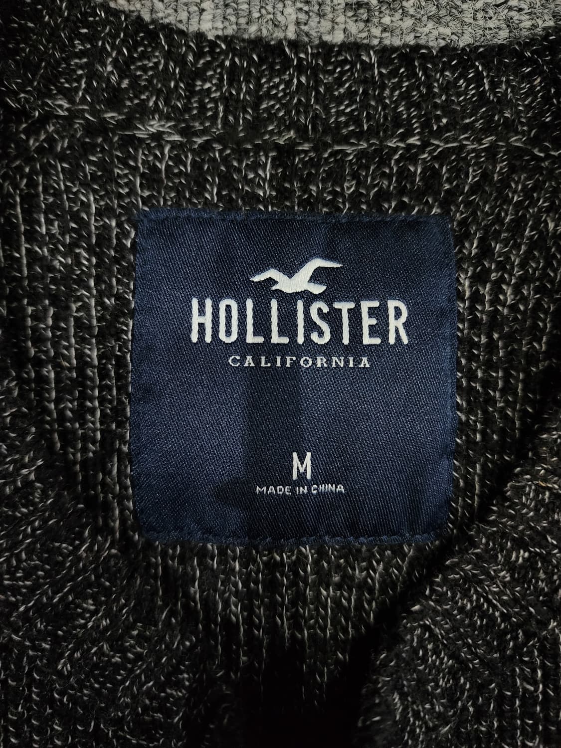 홀리스터 로고 라운드 커브드 니트 스웨터 M 상품이미지4