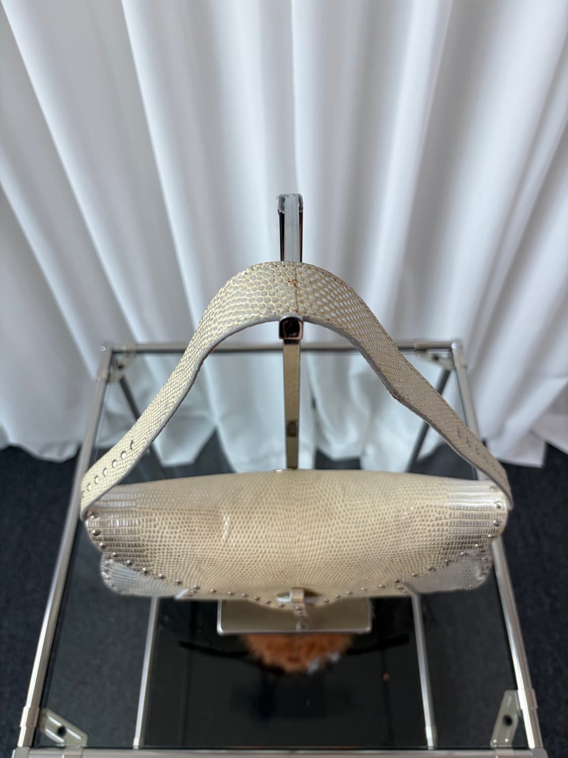 셀린느 리자드스킨 스터드 트리옹프 숄더백  상품이미지9