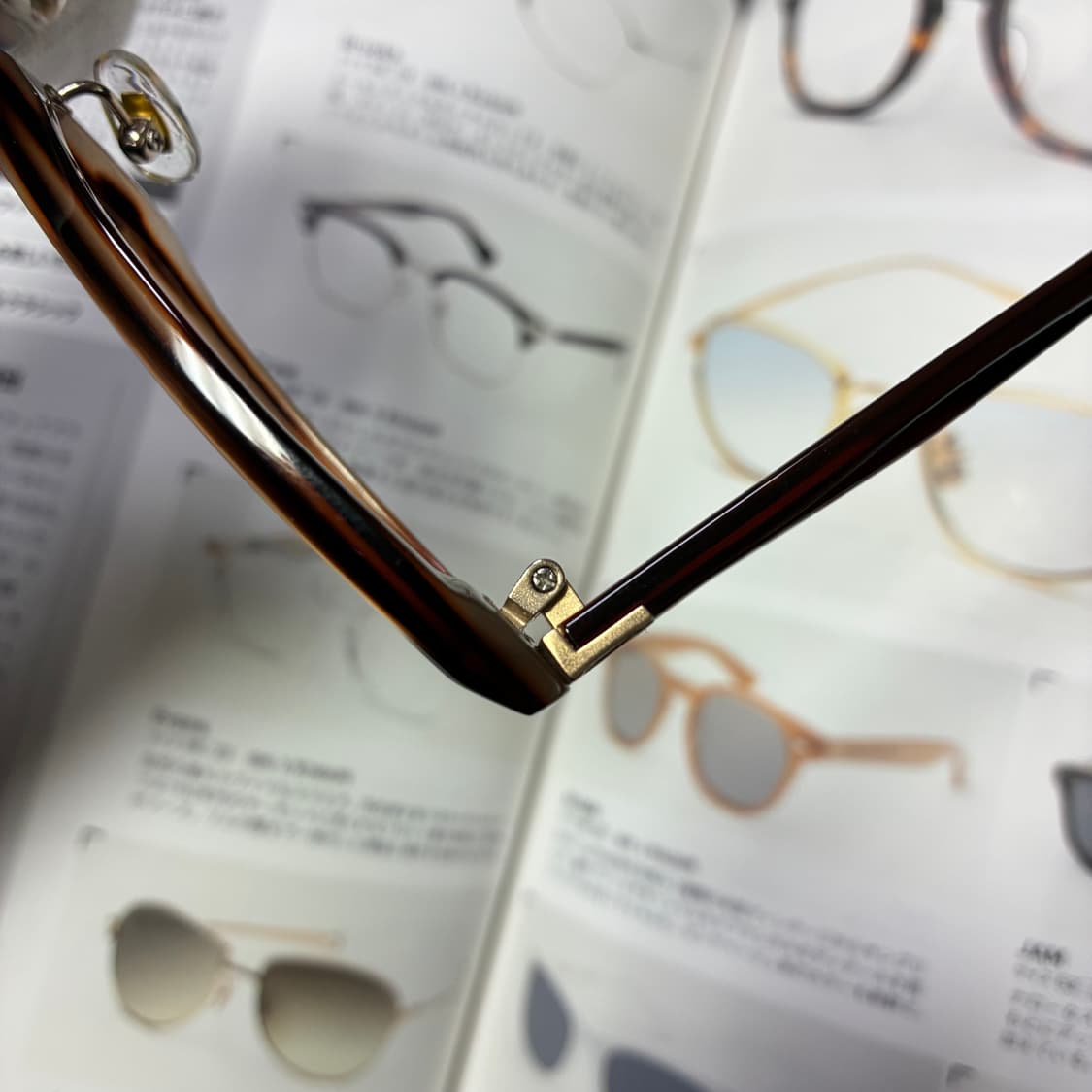 KATHARINE HAMNETT 캐서린 햄넷 뿔테 브라운 안경 상품이미지5