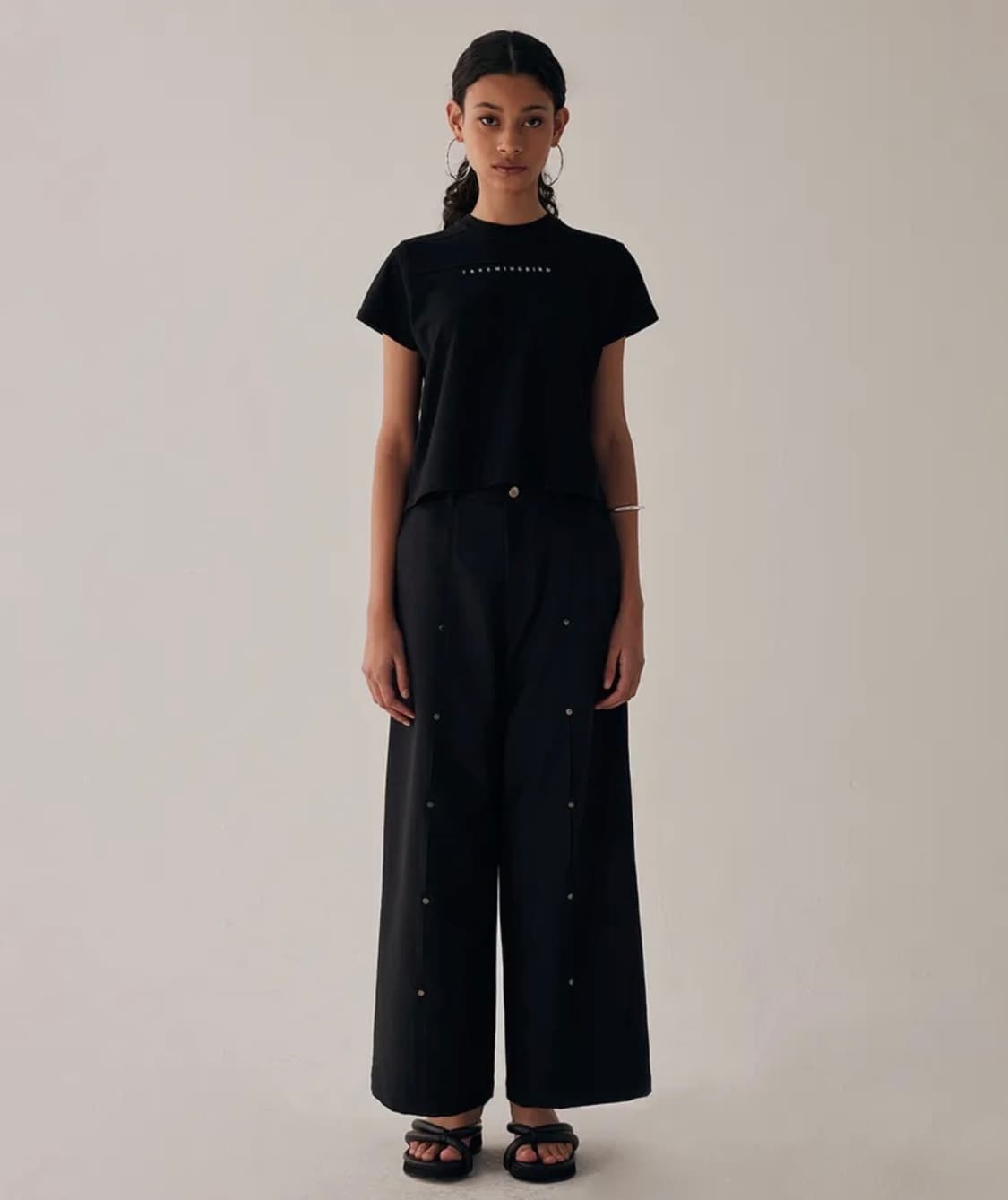 (새상품) 트리밍버드 로고 슬릿 크롭 티셔츠 (블랙) 상품이미지2