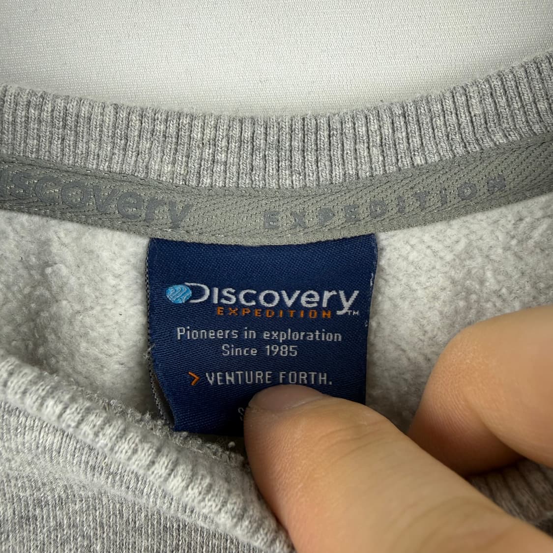 (95) 디스커버리 로고 맨투맨 그레이 상품이미지3