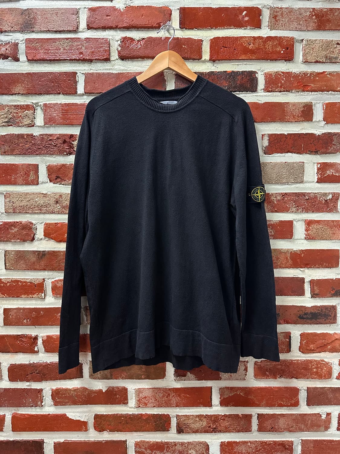 (XXL)스톤아일랜드 와펜 커프스 니트 블랙 상품이미지1