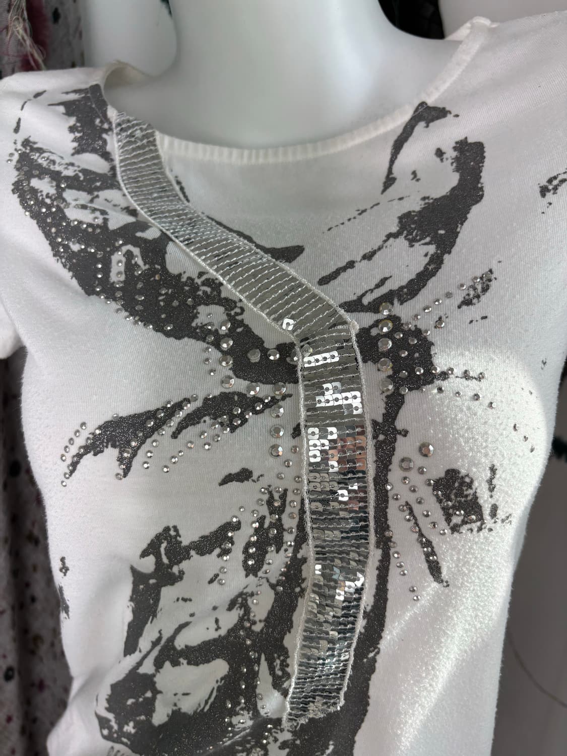 Y2k 아이보리 섀도 프린팅 티 상품이미지5