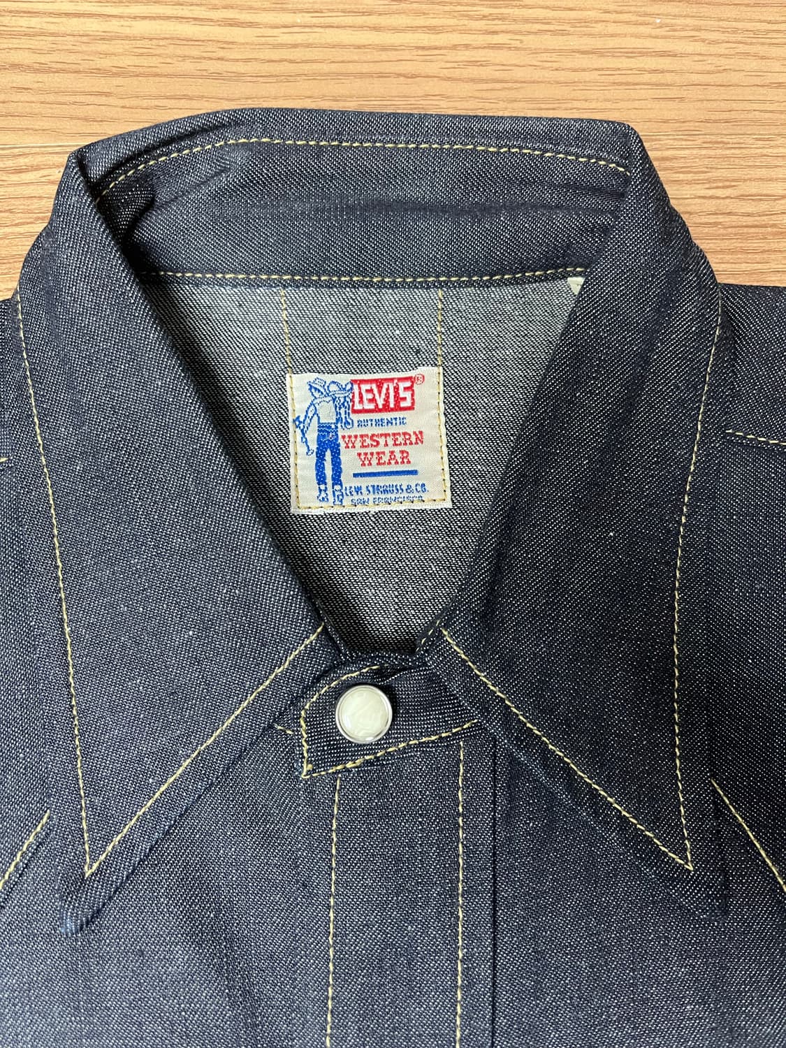 리바이스 빈티지 클로딩 LVC 1955쏘우투스Sawtooth 데님 셔츠  상품이미지1