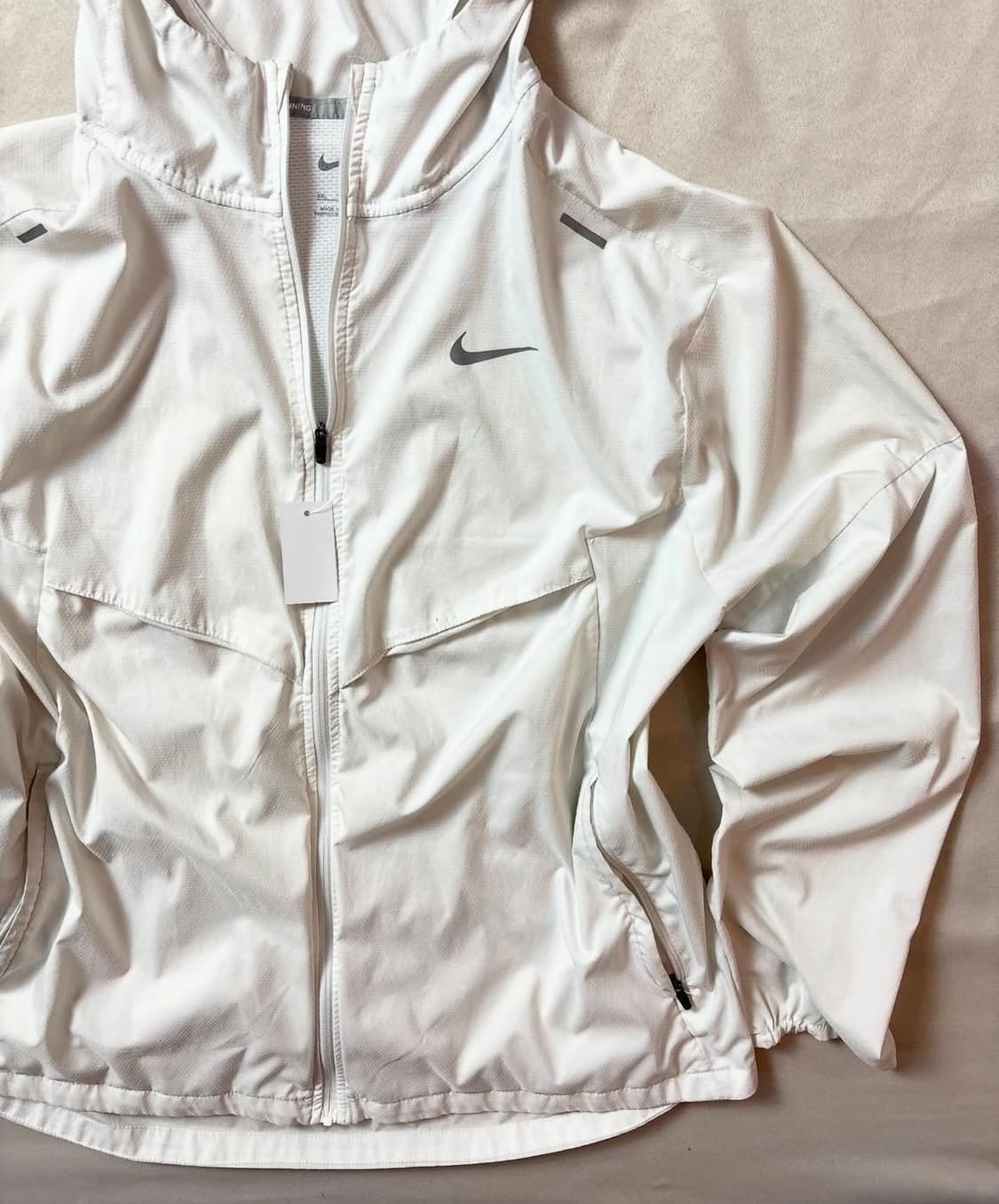 나이키 스우시 화이트 바람막이 상품이미지2