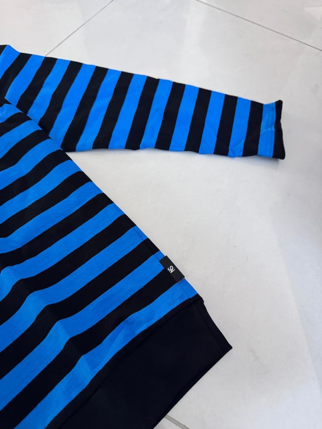 ZIPPER POCKET BORDER LS TEE 지퍼 포켓 보더 티셔츠 상품이미지4