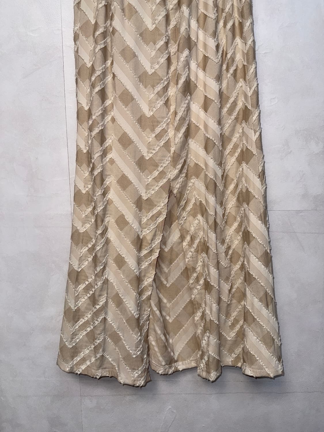 Beige chevron pattern slit maxi skirt 상품이미지4