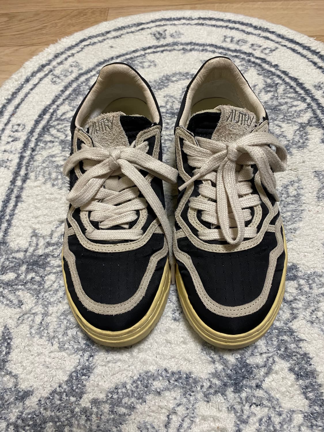 오트리 블랙/화이트 로우 36(230) 상품이미지1