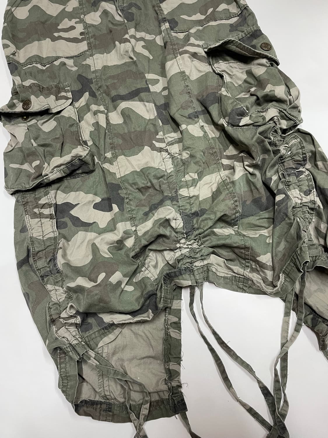 큐빈티지 카모 셔링 스커트 상품이미지3