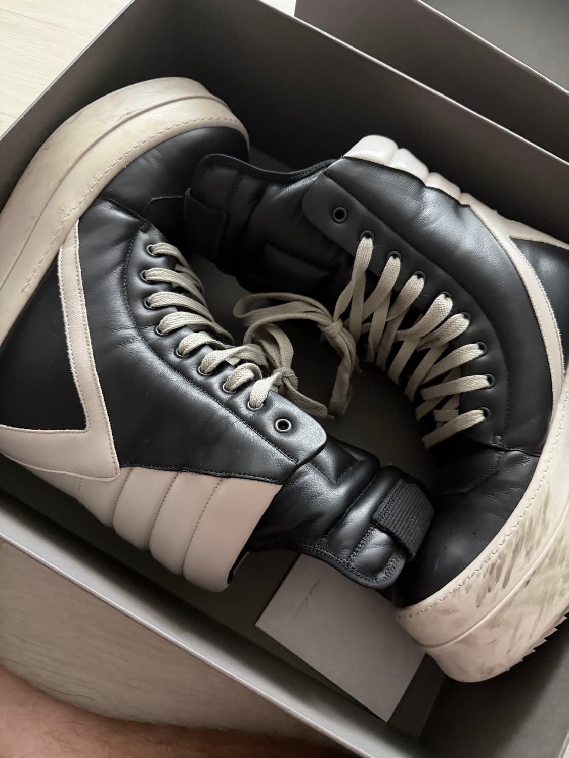 [42]릭오웬스 메가 지오바스켓 런웨이 상품이미지2