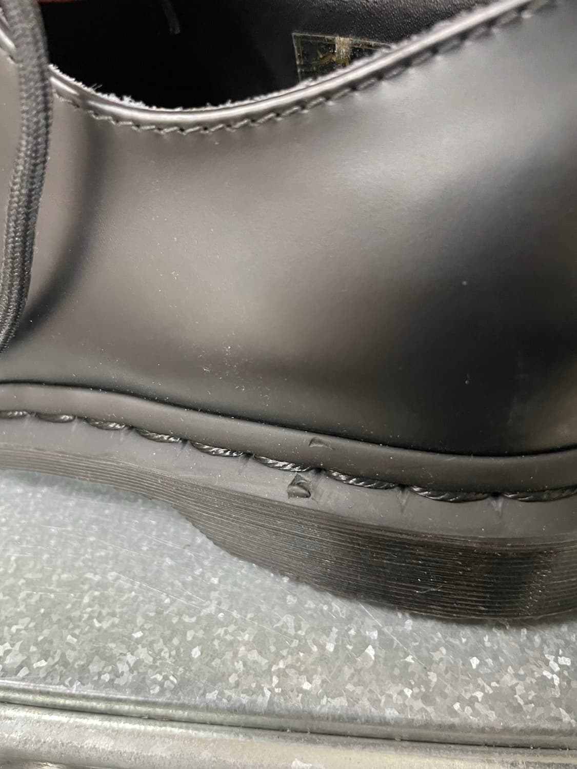 닥터마틴 1461 3홀 모노 블랙 uk8 상품이미지9