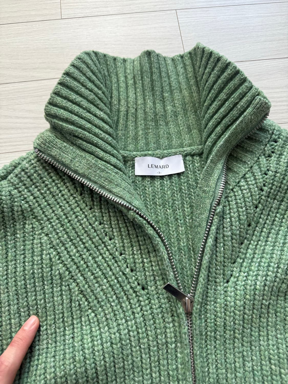 르마드 에어울 하이넥 사선 니트집업 상품이미지2