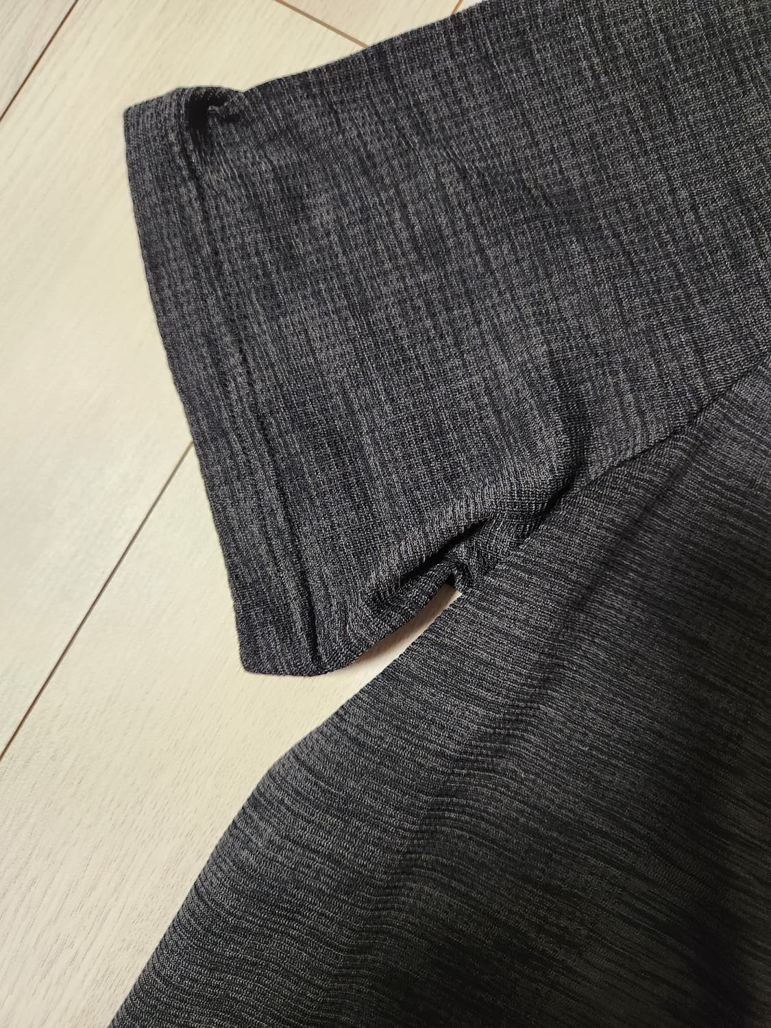 언더아머 기능성 반팔 티셔츠 블랙xl

오염 하자 없이 깨끗해요^^

세 상품이미지4