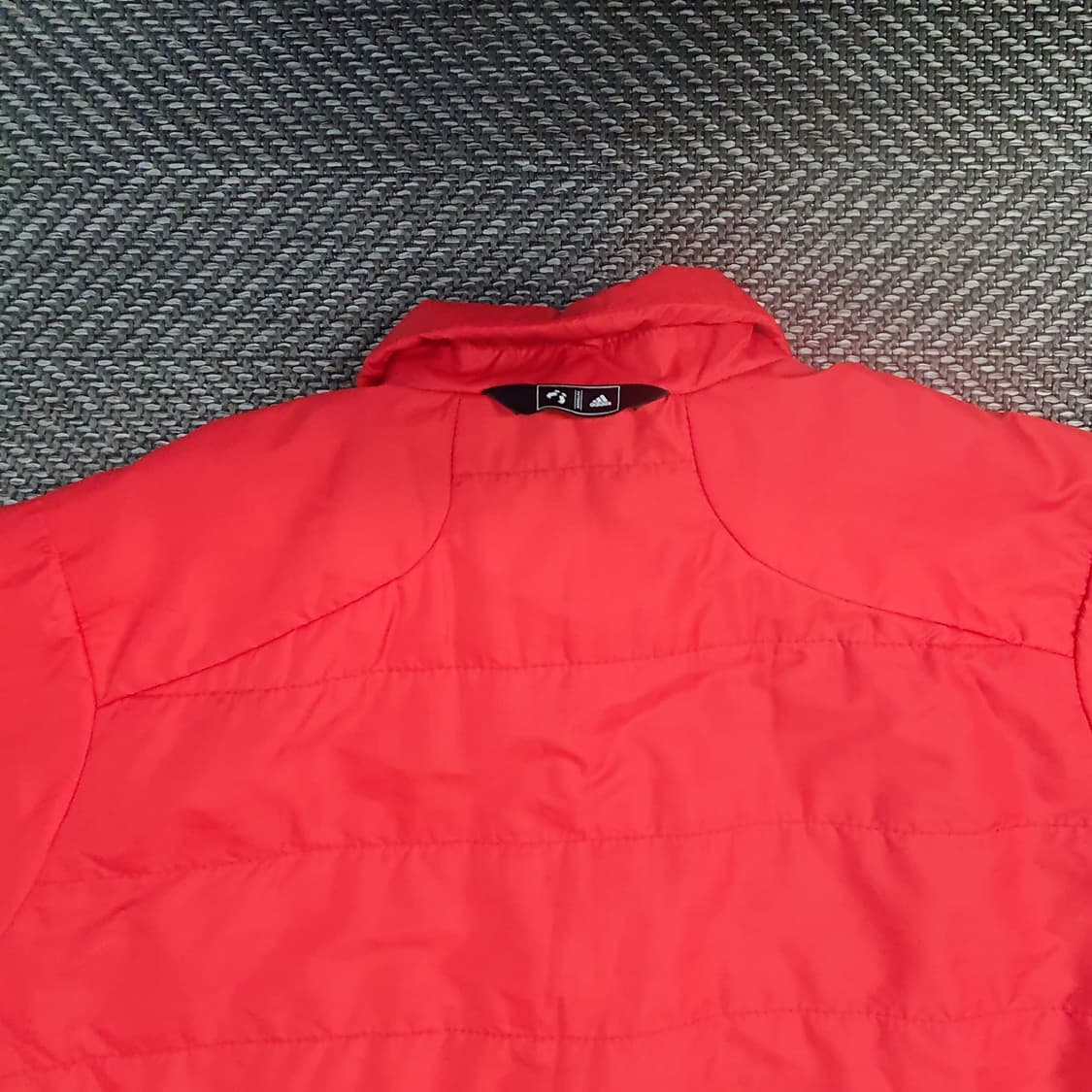 아디다스 얇은 경량패딩 남자105 상품이미지10