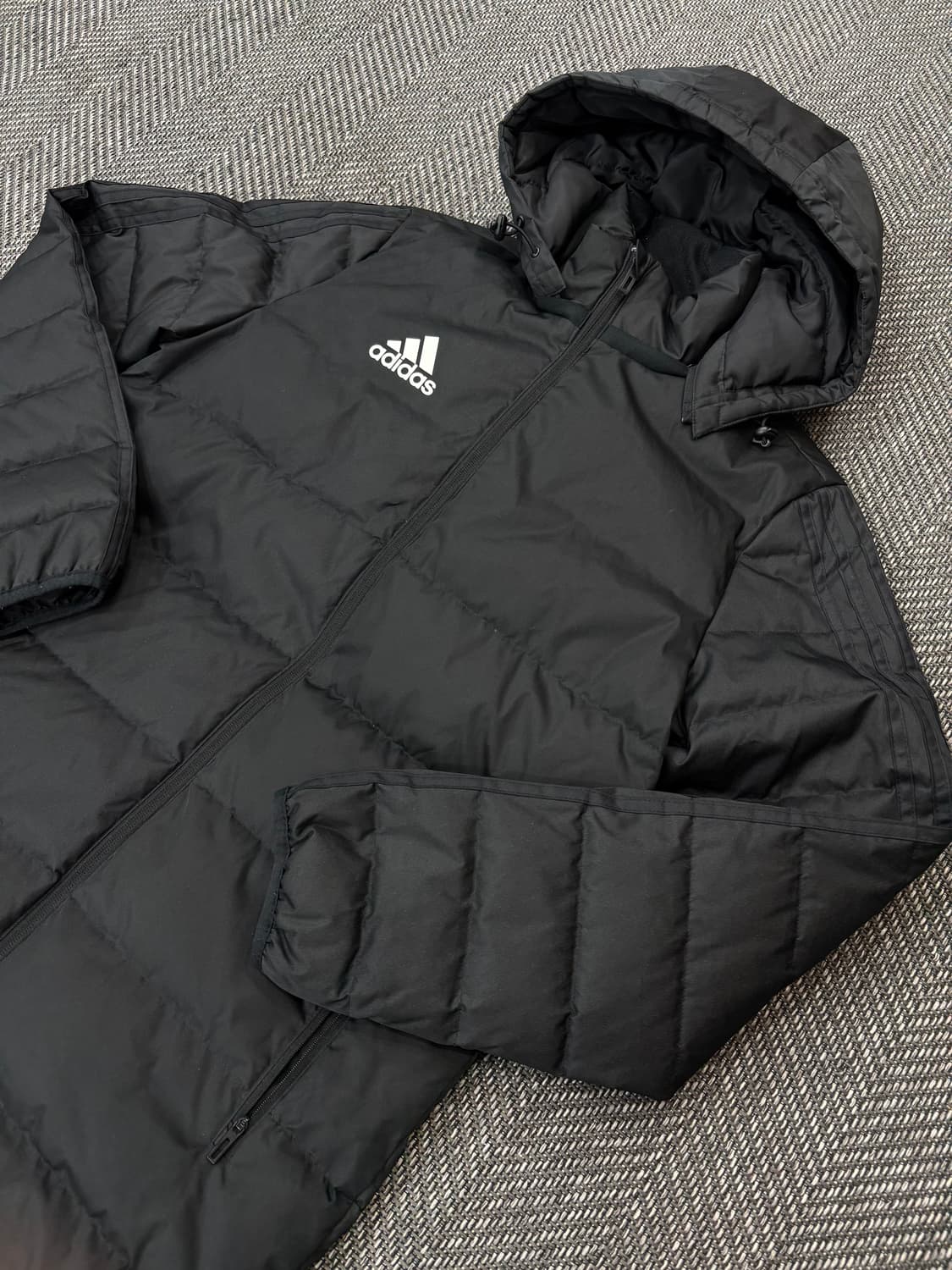 아디다스 경량 롱패딩 블랙  상품이미지4