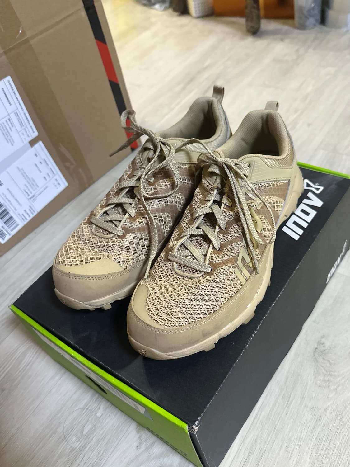 [280] Inov-8 ROCLITE 데저트 컬러 상품이미지1