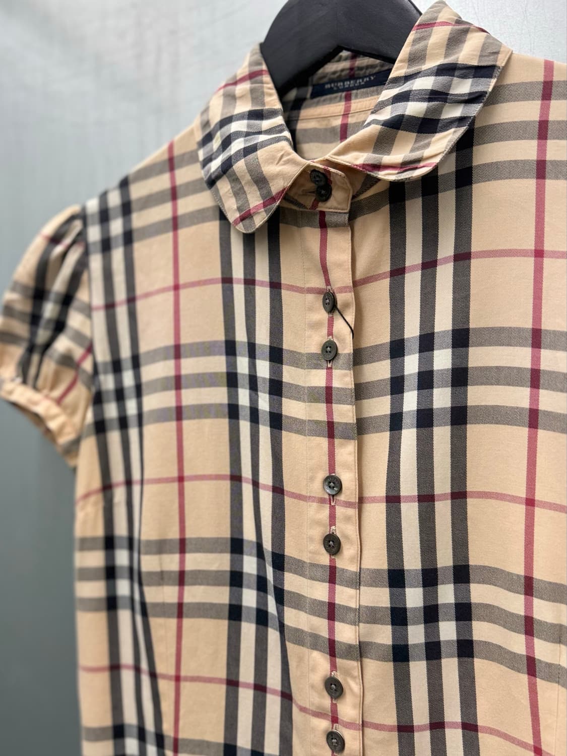 Burberry 버버리 노바체크 퍼프디테일 반소매 블라우스 상품이미지2