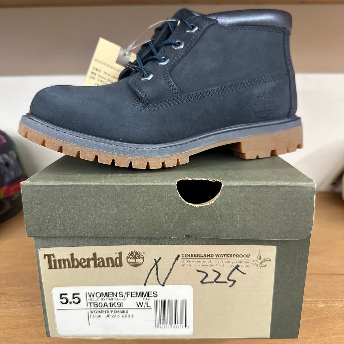 팀버랜드 4인치 처카 부츠 ‘네이비‘ 상품이미지8