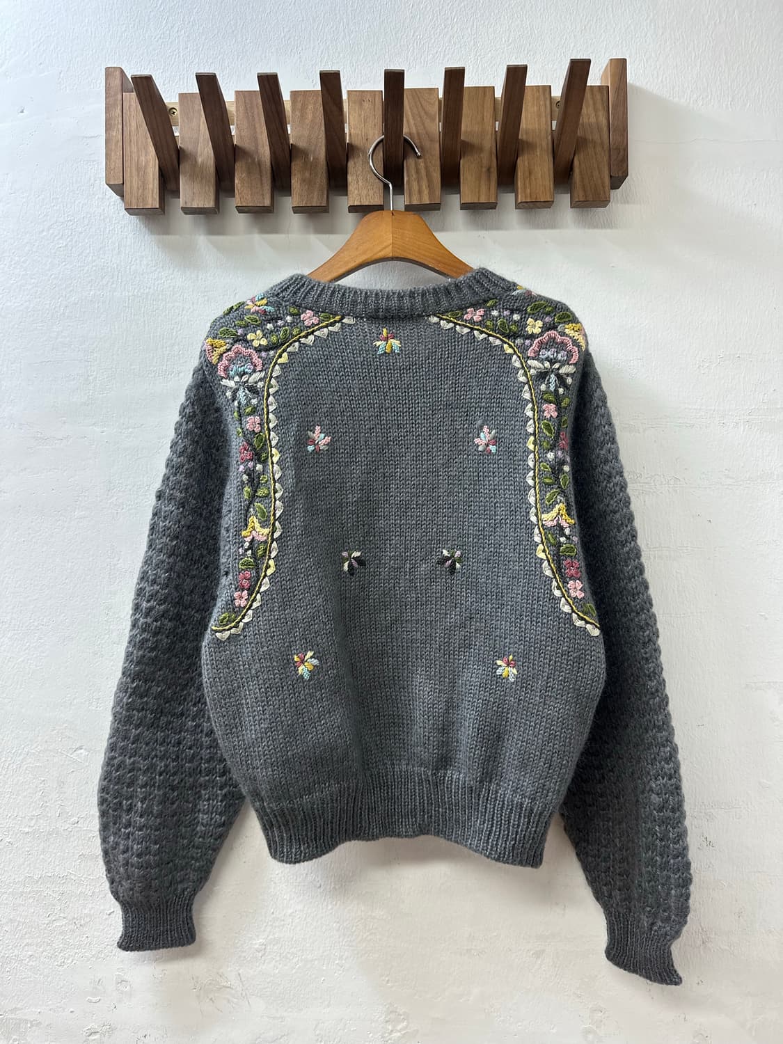 일본빈티지 울100% 플라워 자수 디테일 스웨터 니트 가디건 상품이미지3