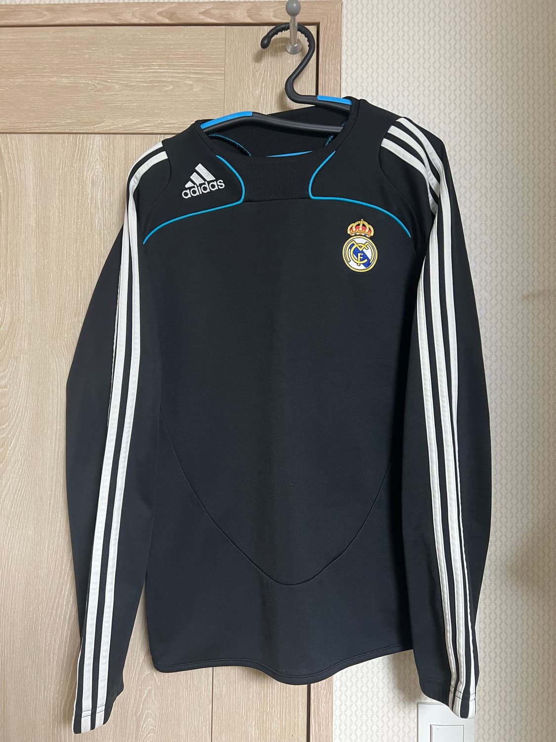 08-09 아디다스 레알마드리드 트레이닝 스웨트탑 클리마쿨 상품이미지1