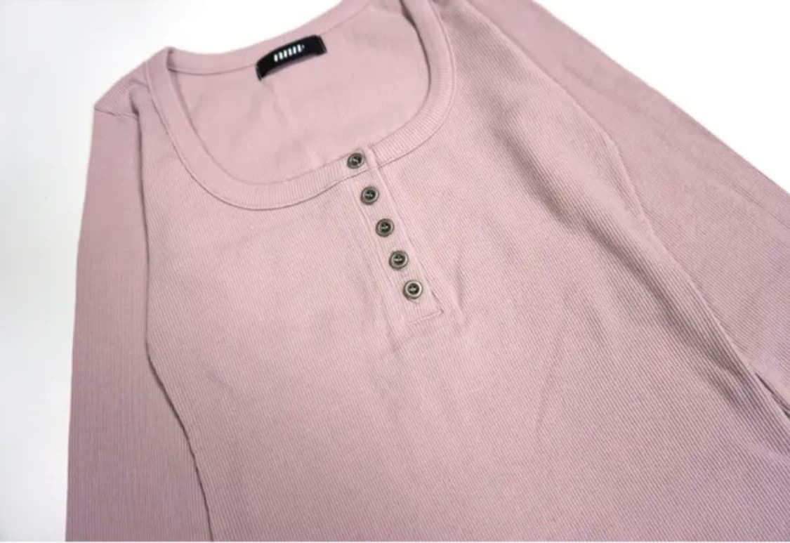 이즈이즈 버튼티 상품이미지2