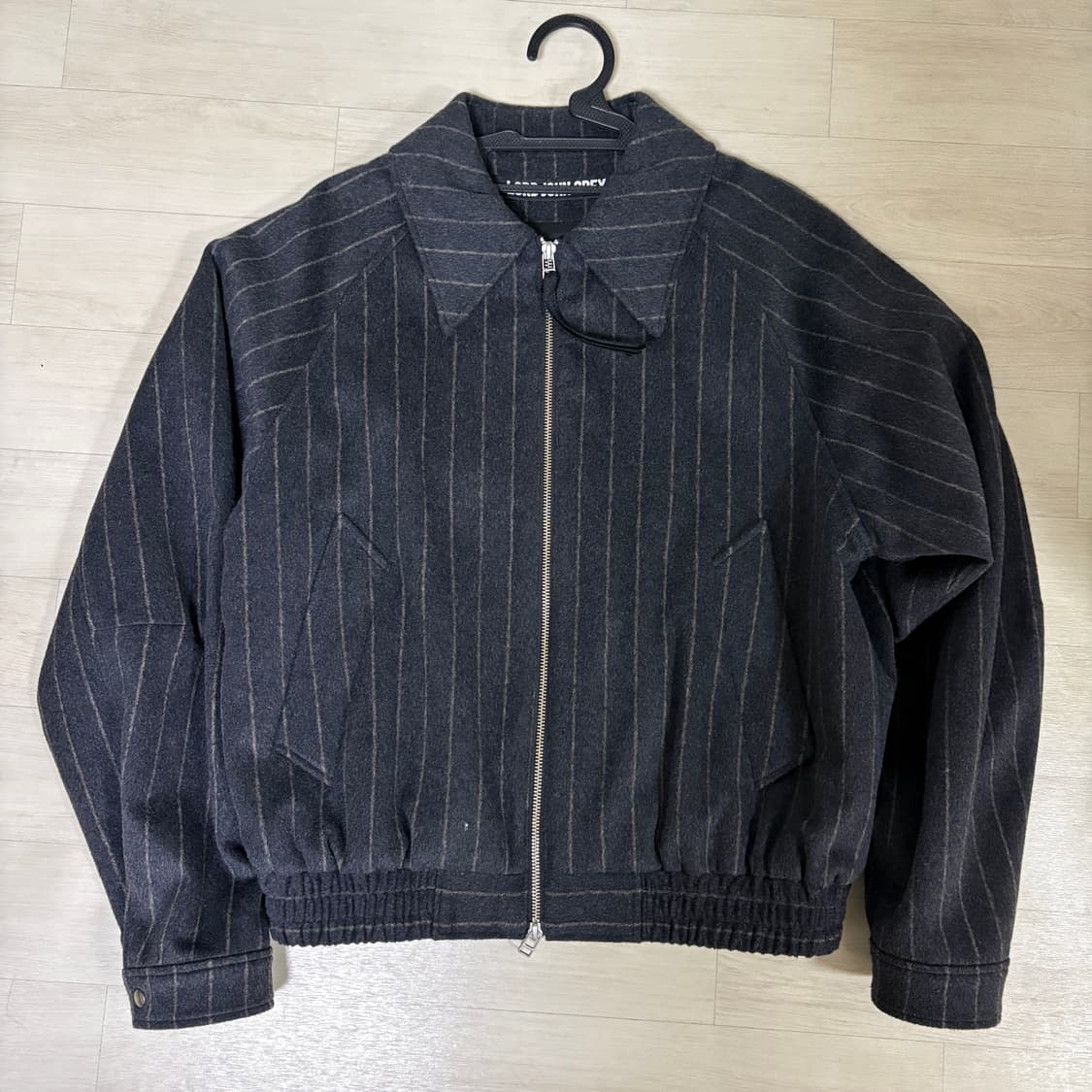 로드존그레이 울 스트라이프 블루종 상품이미지1