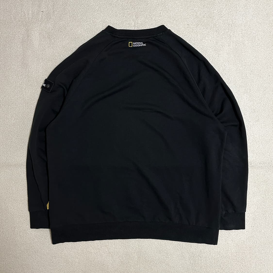 내셔널지오그래픽 웨일 와펜 세미루즈핏 맨투맨 상품이미지3