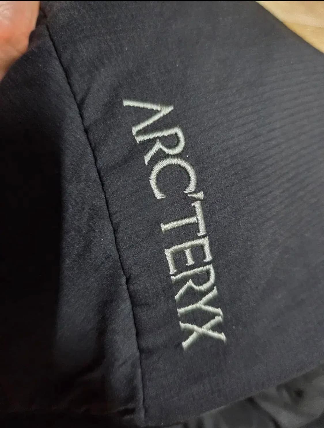 아크테릭스 아톰 후디 블랙 m사이즈 상품이미지3