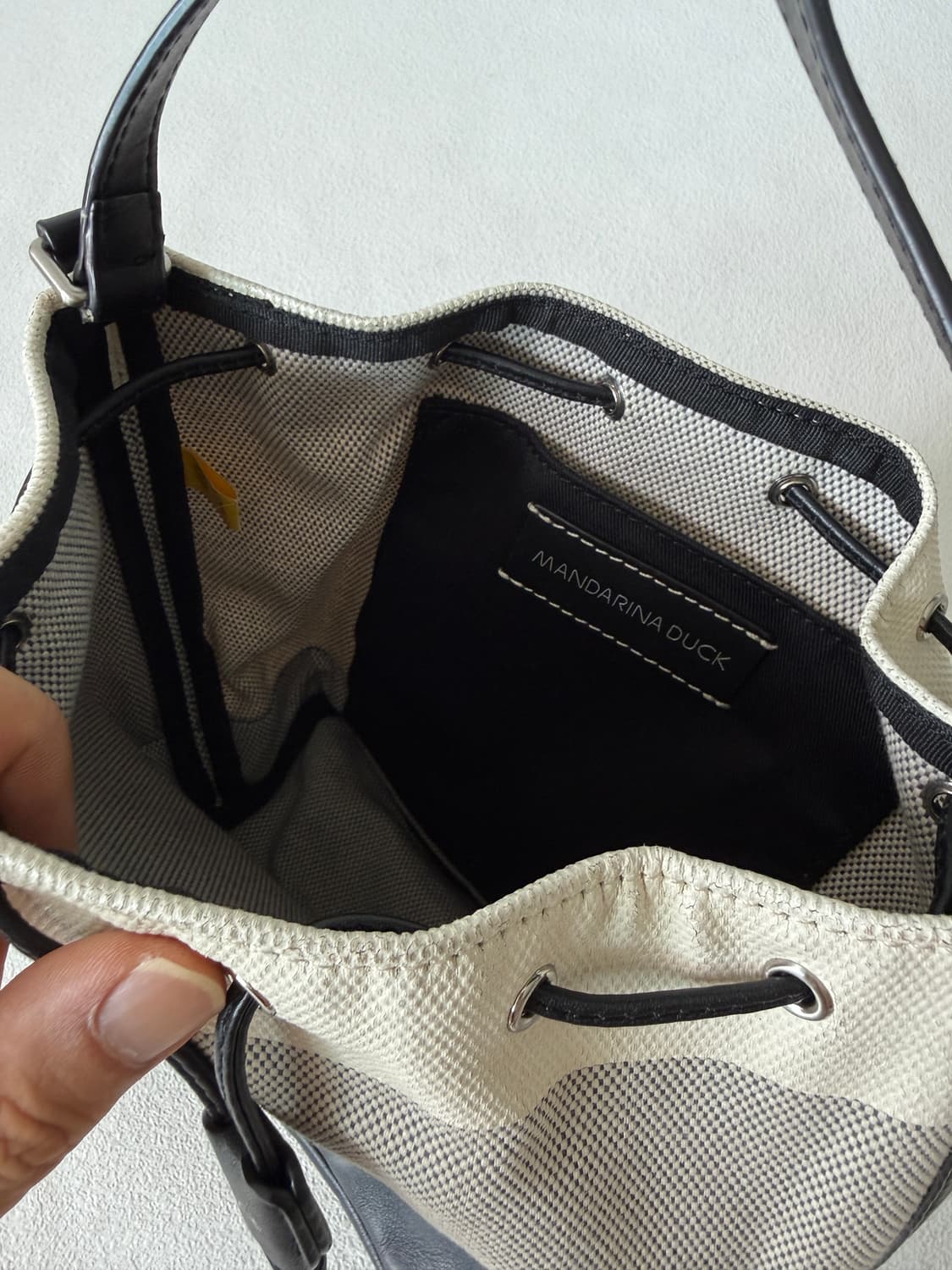 만다리나덕(Mandarina duck) 버킷백(크로스 스트랩 포함) 상품이미지10
