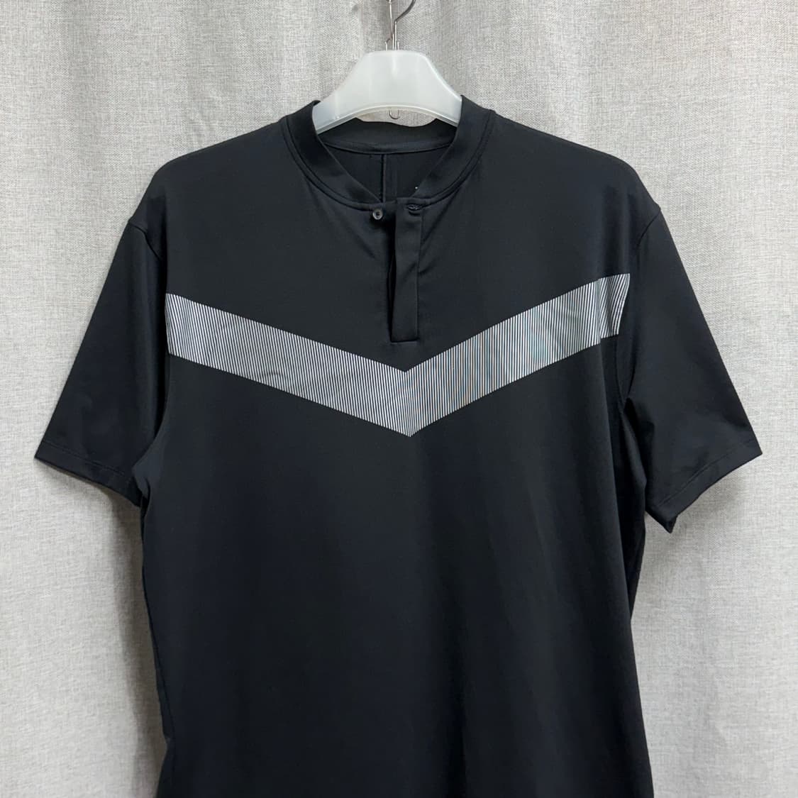 [해외L] 나이키 타이거 우즈 드라이핏 헨리넥 반팔 티셔츠 상품이미지3