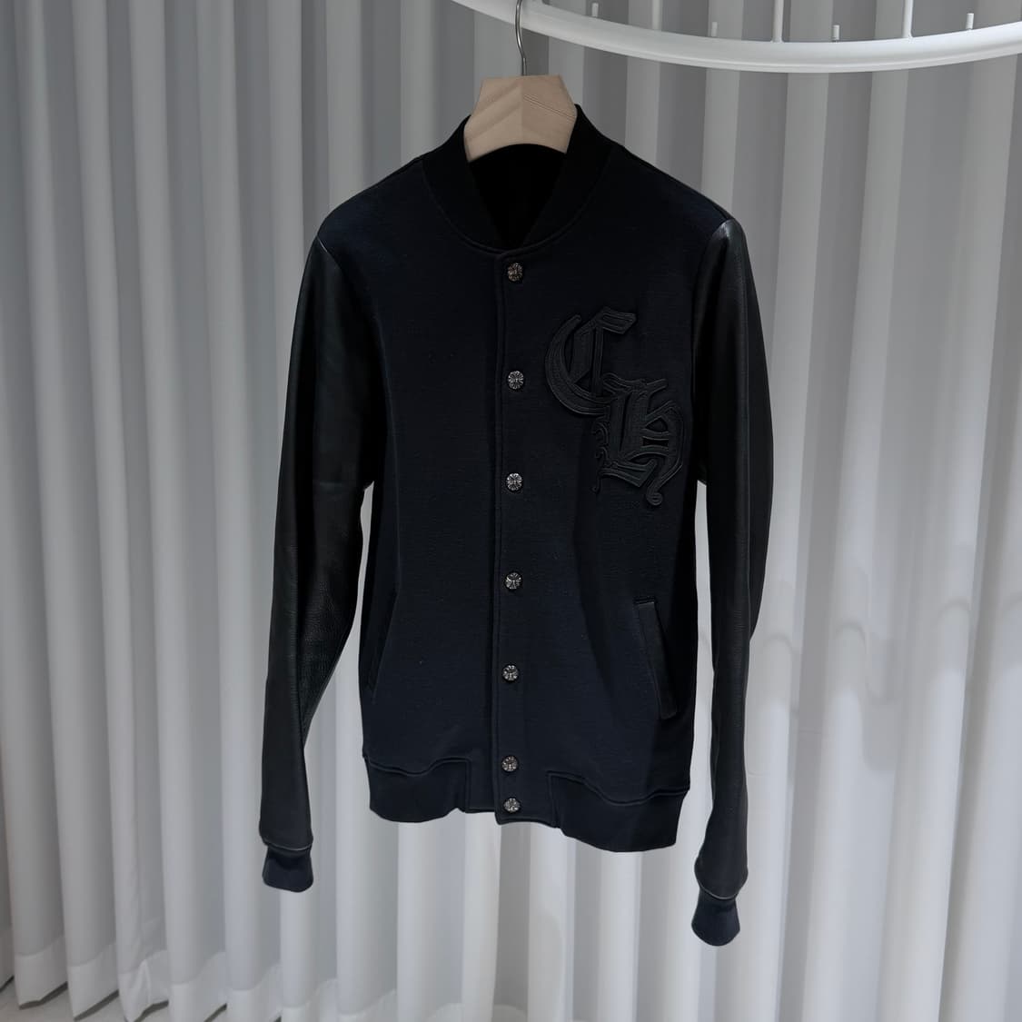 (A/M) / 크롬하츠 블랙 레더 바시티 자켓 상품이미지2