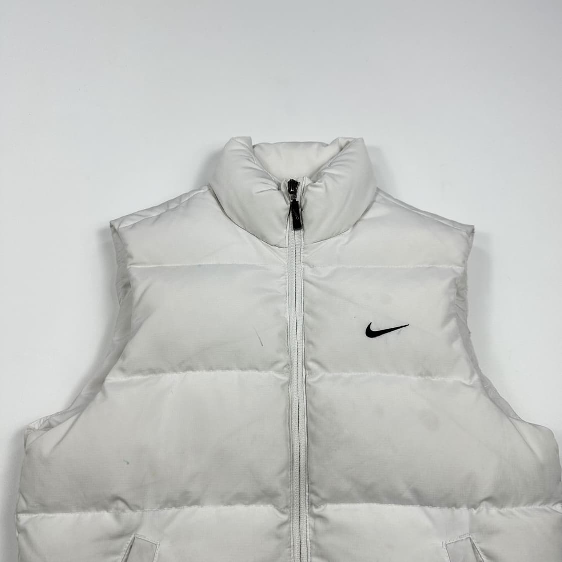 나이키 스우시 레트로 푸퍼 화이트 조끼패딩 (XS 여성추천) 상품이미지1