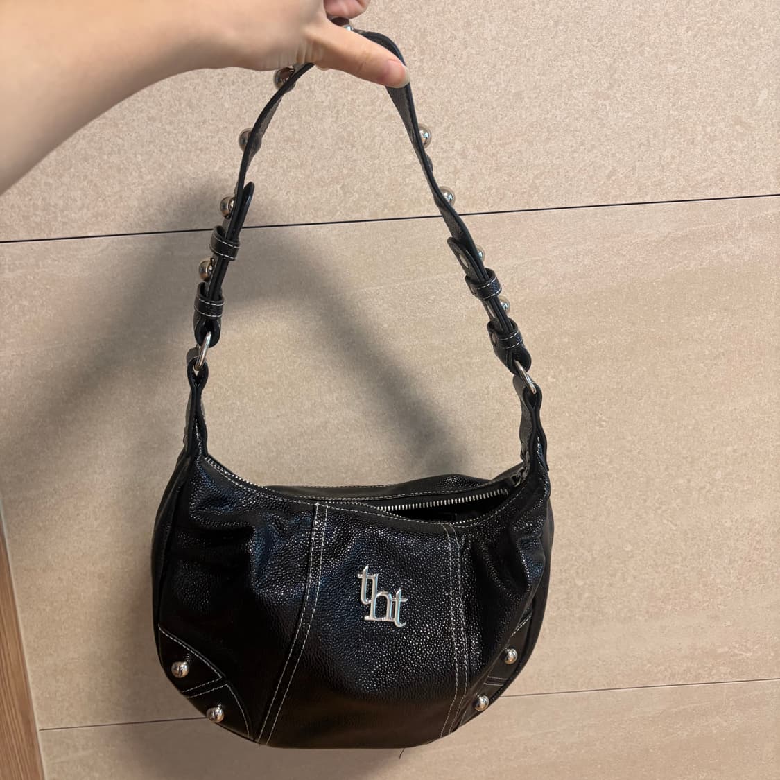 threetimes 조니백 블랙 숄더백 상품이미지3