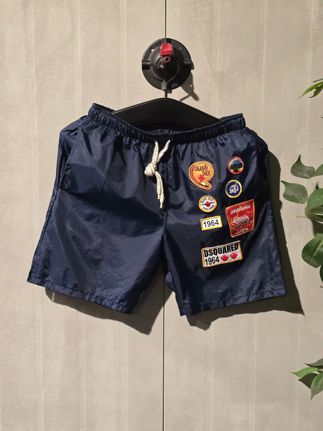DSQUARED2 패치 디테일 쇼츠 상품이미지1