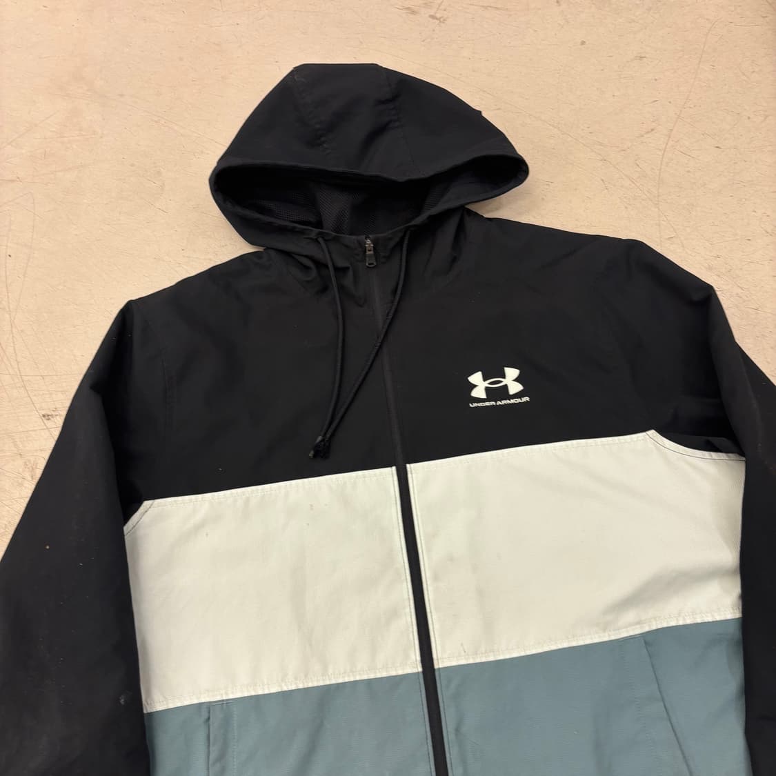 언더아머 컬러블럭 빅로고 바람막이 상품이미지3