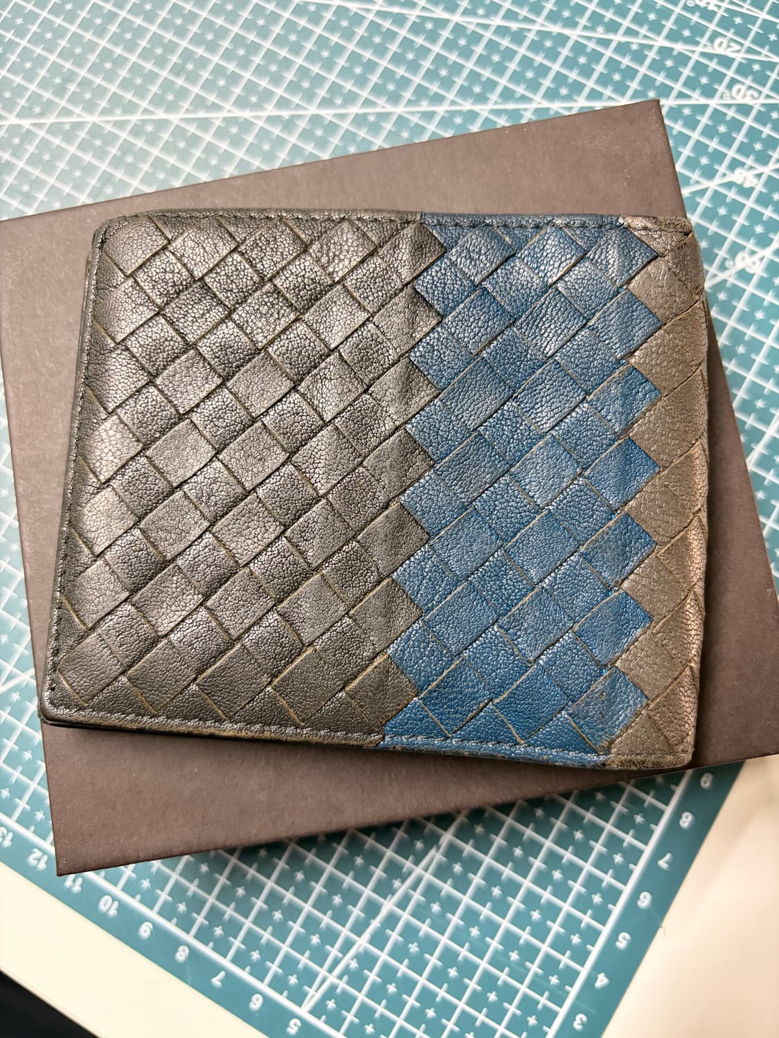 보테가베네타 인트레치아토 반지갑 / 바이컬러 / 저렴판매 상품이미지2